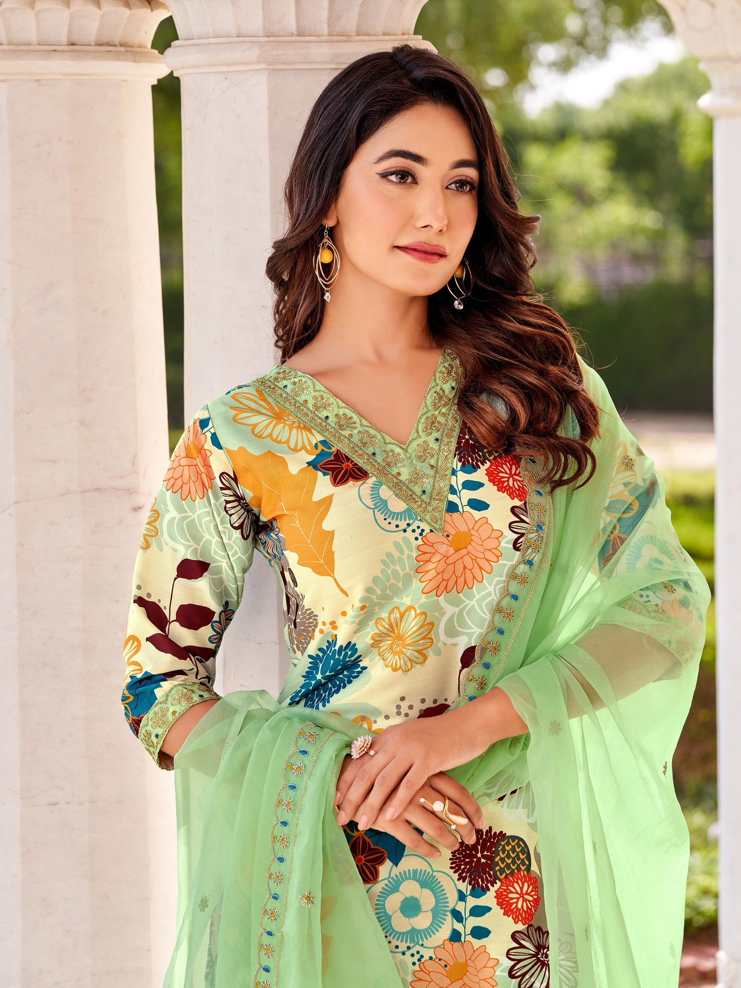 Women Floral Print  Kurta with Pants And Dupatta